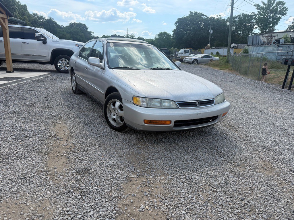1997 Honda Accord Image 2