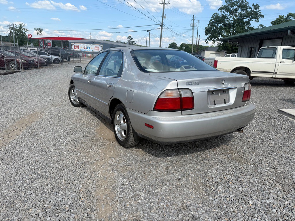 1997 Honda Accord Image 4
