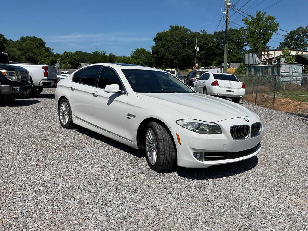 2012 BMW 5 Series Image 3