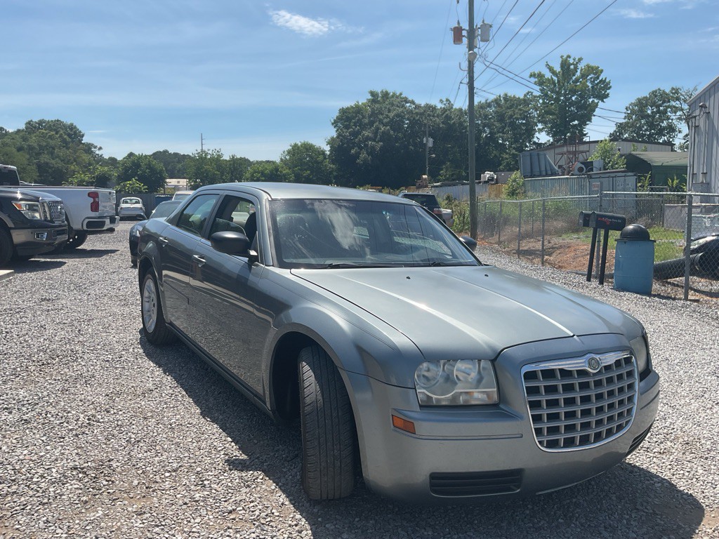 2006 Chrysler 300 Image 2