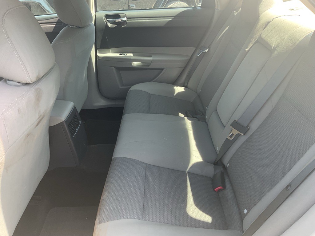 2006 Chrysler 300 Image 6