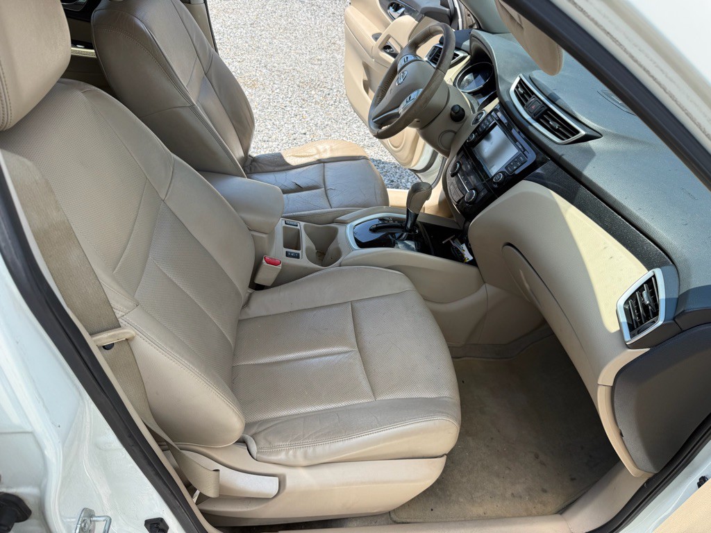 2015 Nissan Rogue Image 8