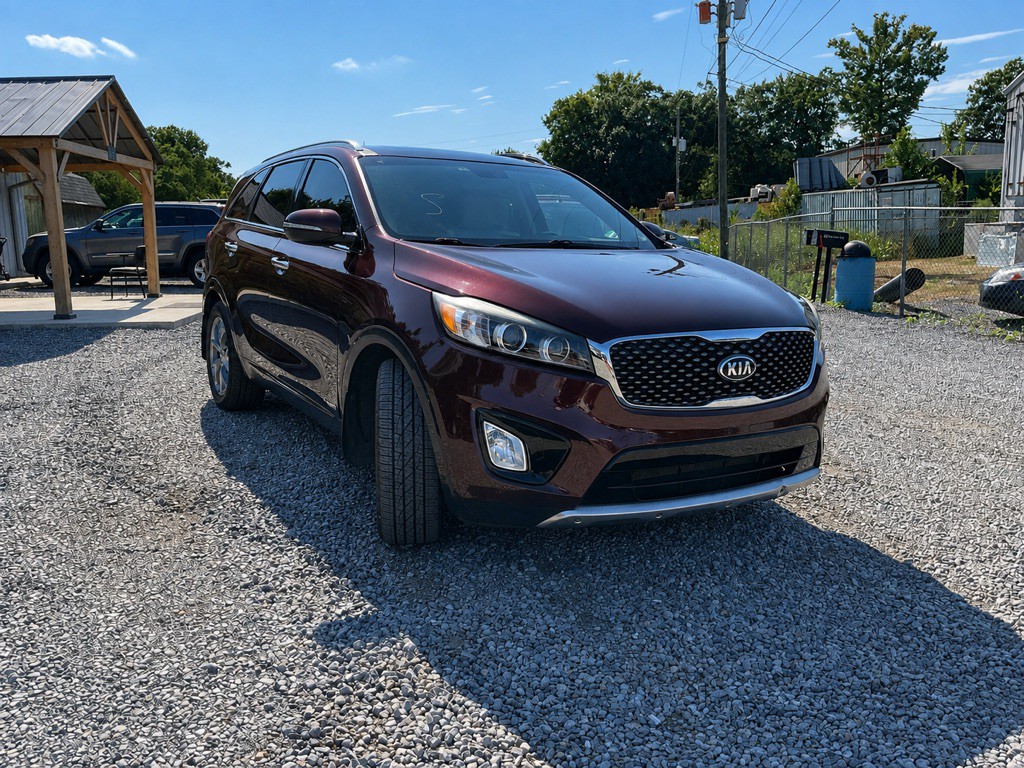 2016 Kia Sorento Image 2