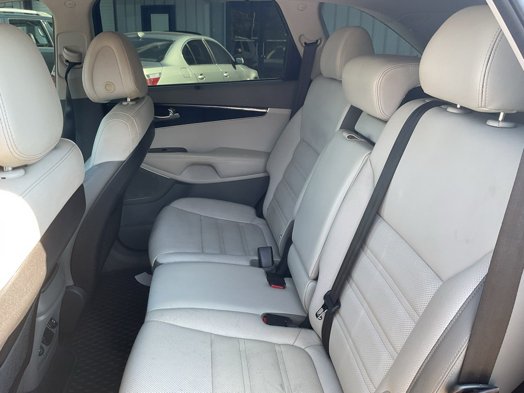2016 Kia Sorento Image 6