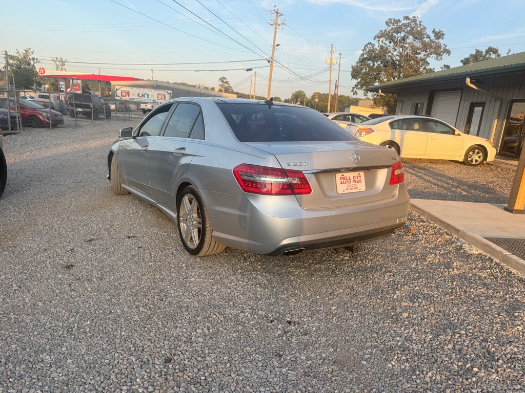 2010 Mercedes-Benz E-Class Image 4