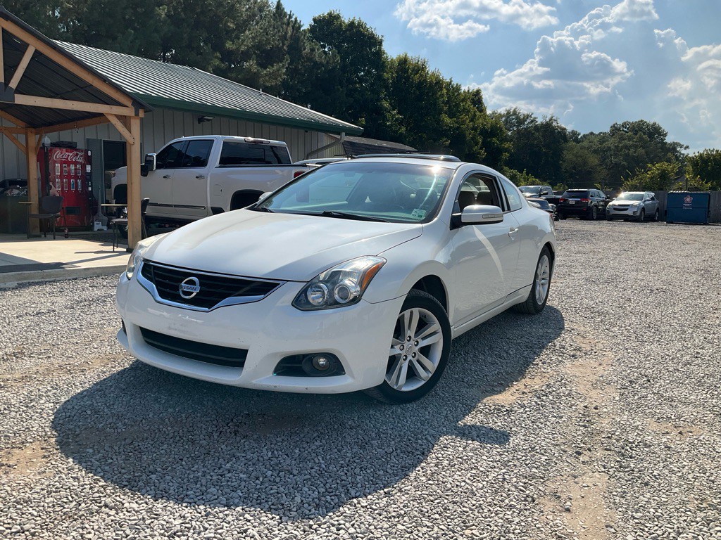 2010 Nissan Altima Image 1