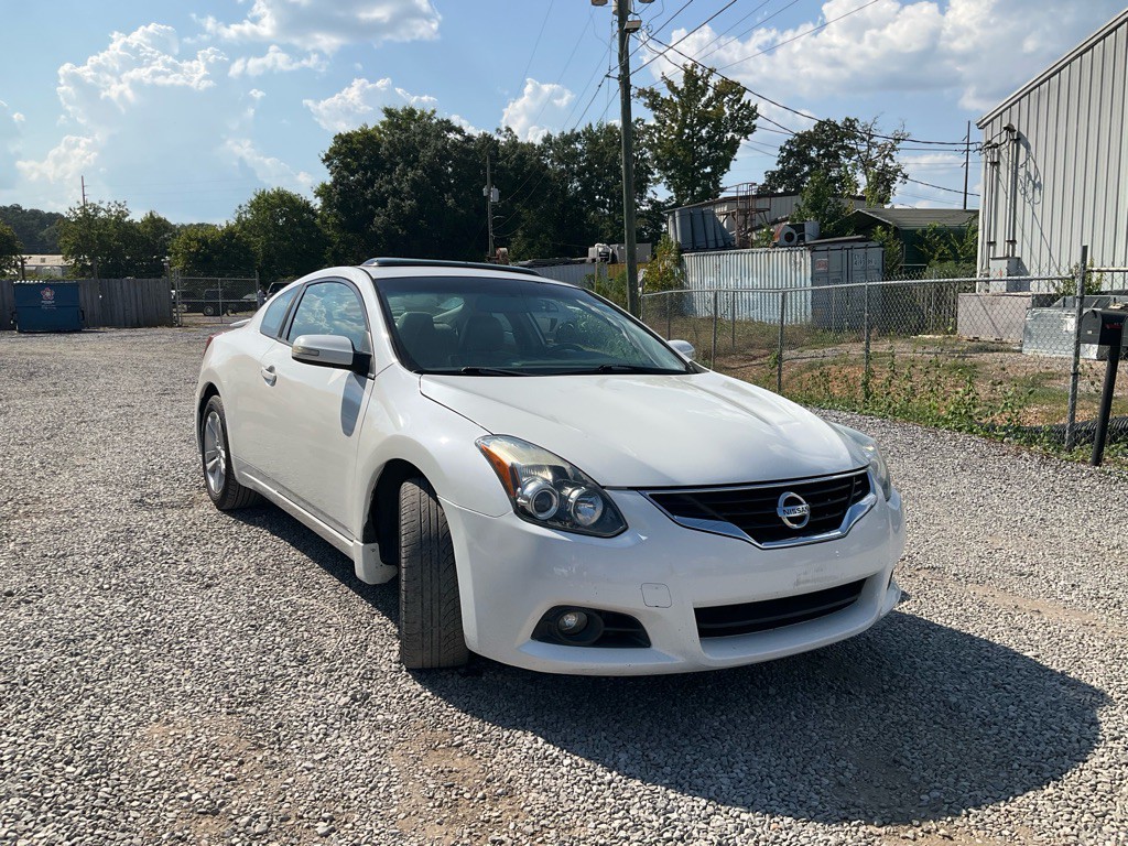 2010 Nissan Altima Image 2