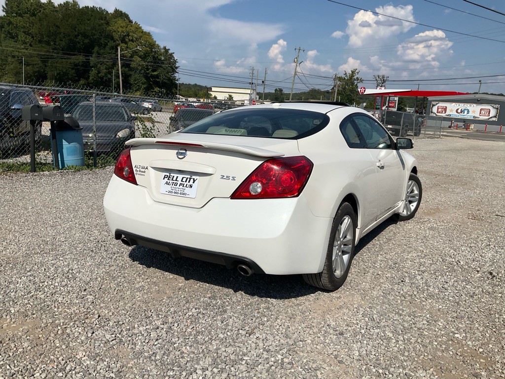 2010 Nissan Altima Image 3