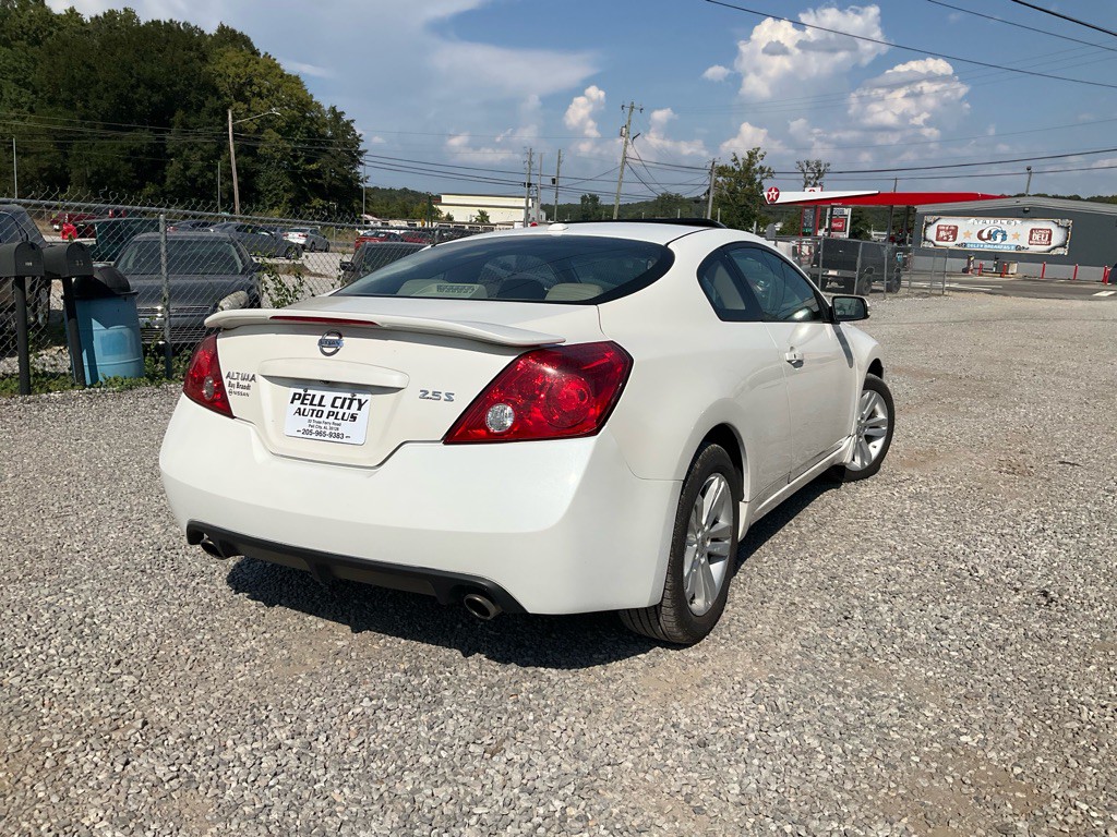 2010 Nissan Altima Image 4