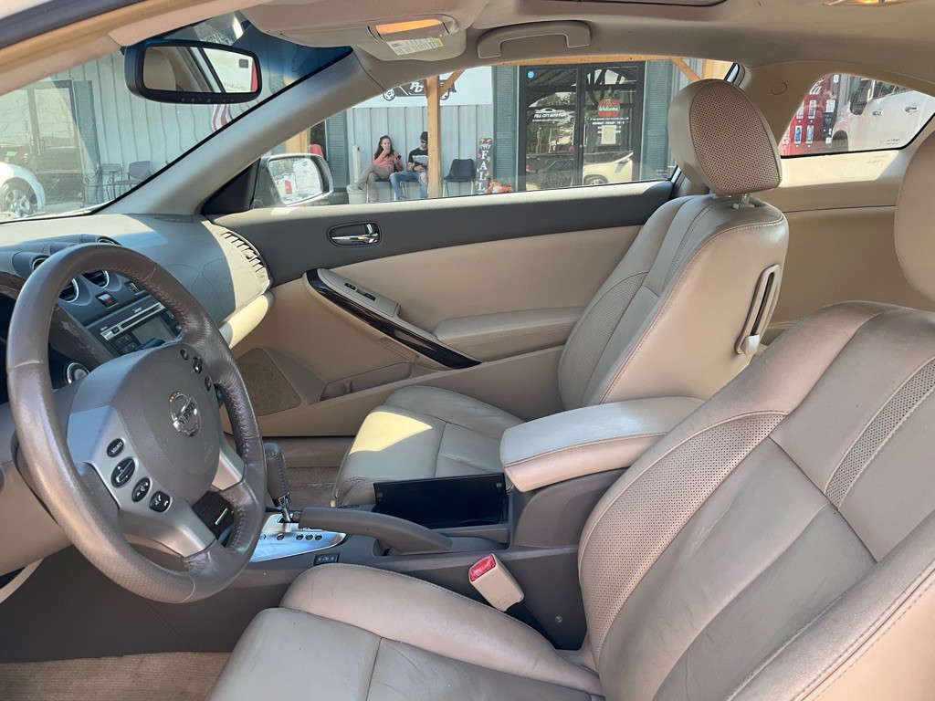 2010 Nissan Altima Image 6
