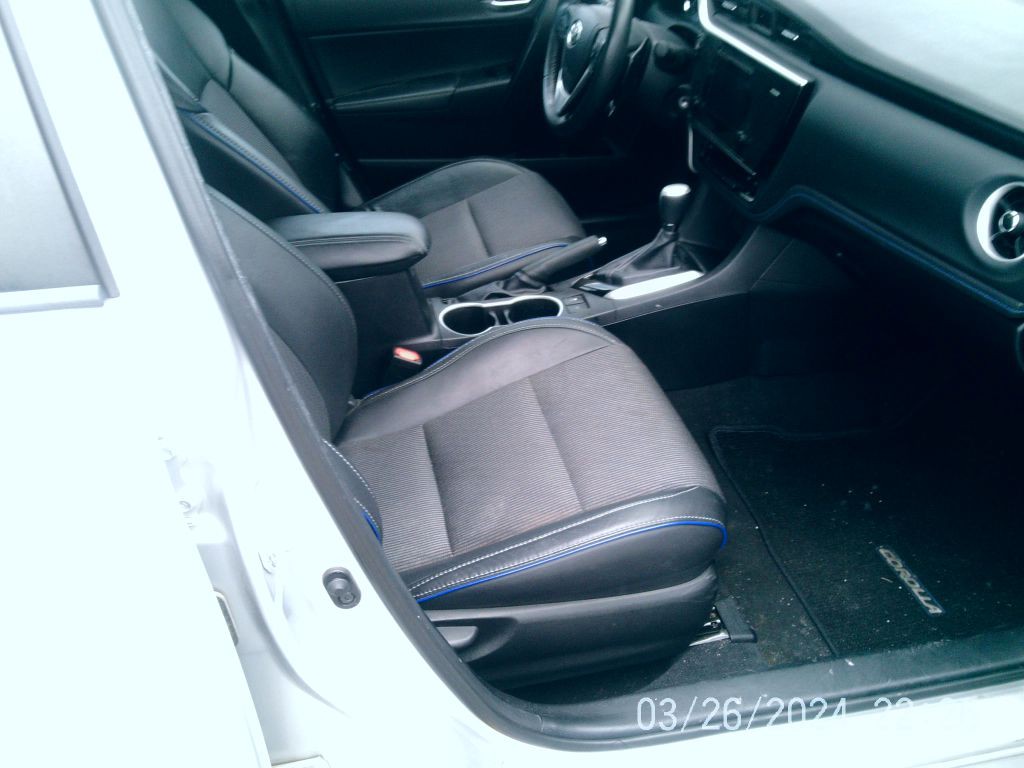 2017 Toyota Corolla Image 5