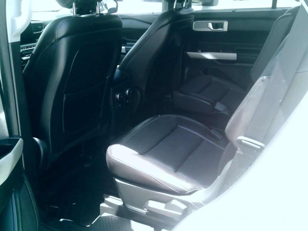 2020 Ford Explorer Image 4