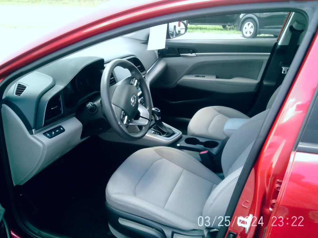 2020 Hyundai Elantra Image 8