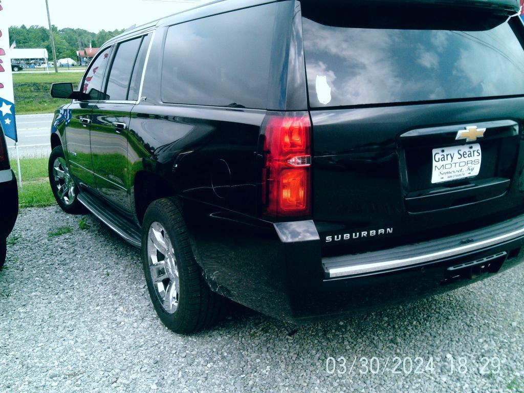 2015 Chevrolet Suburban Image 5
