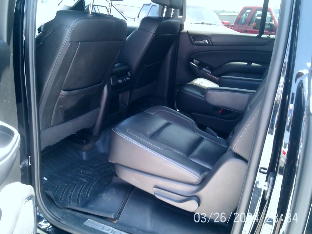 2017 Chevrolet Suburban Image 5
