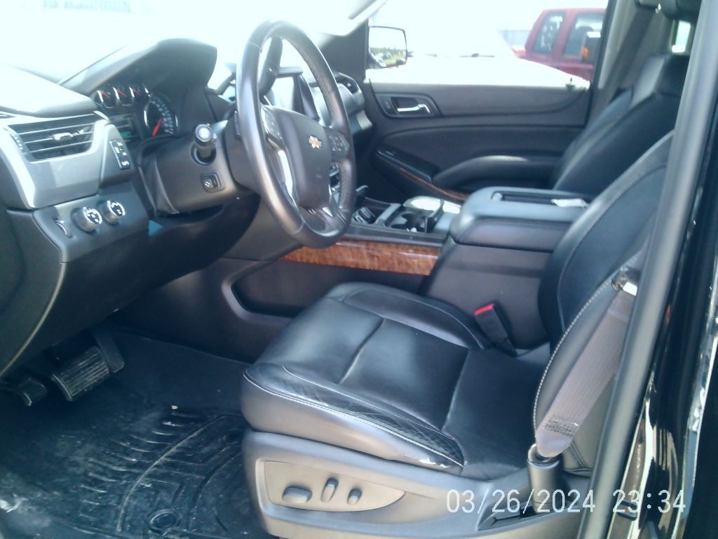 2017 Chevrolet Suburban Image 6