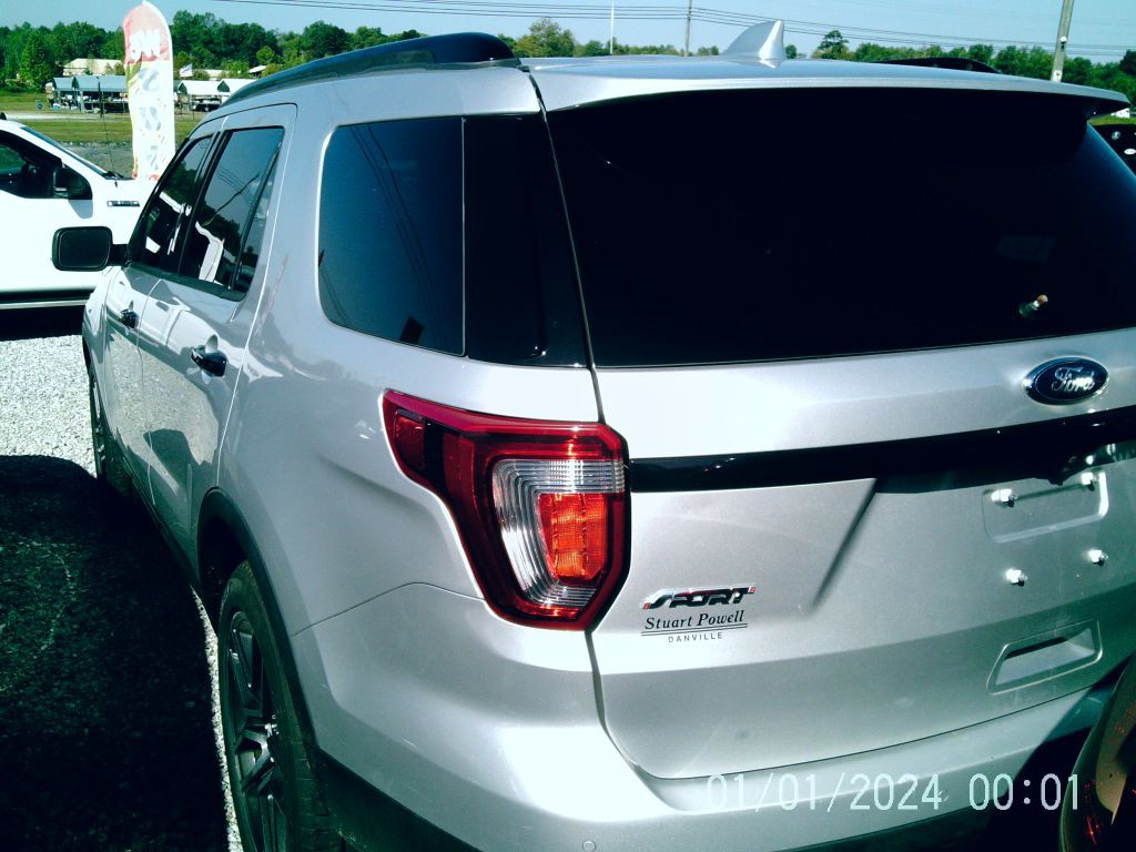 2016 Ford Explorer Image 3