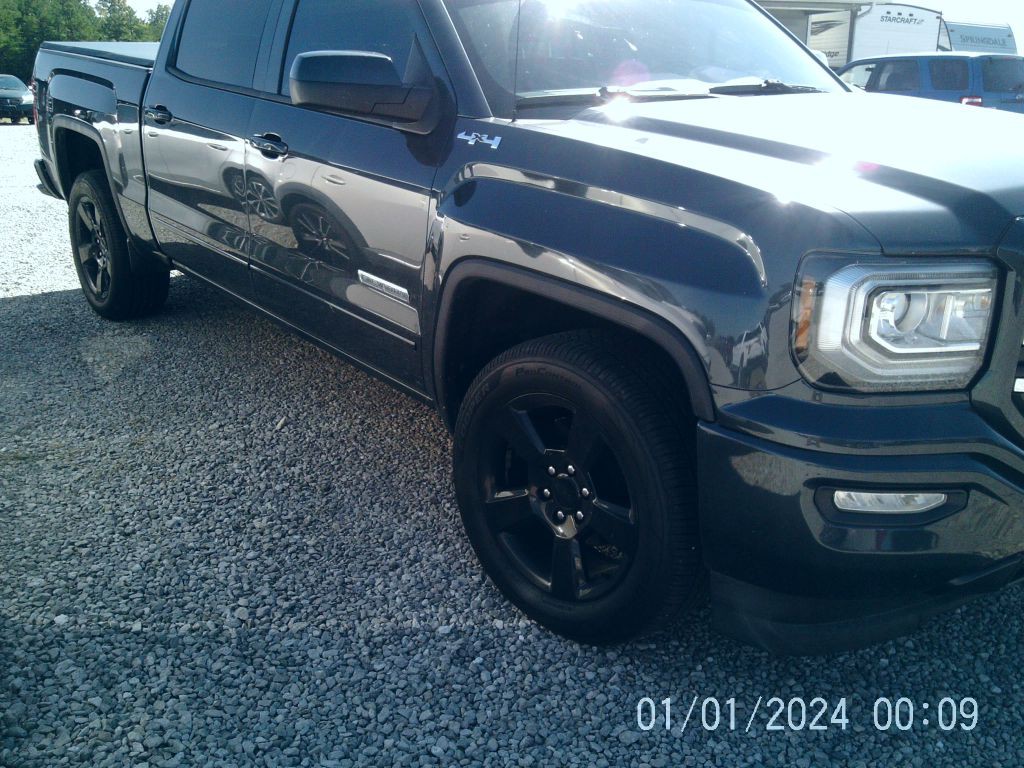 2018 GMC Sierra Image 2