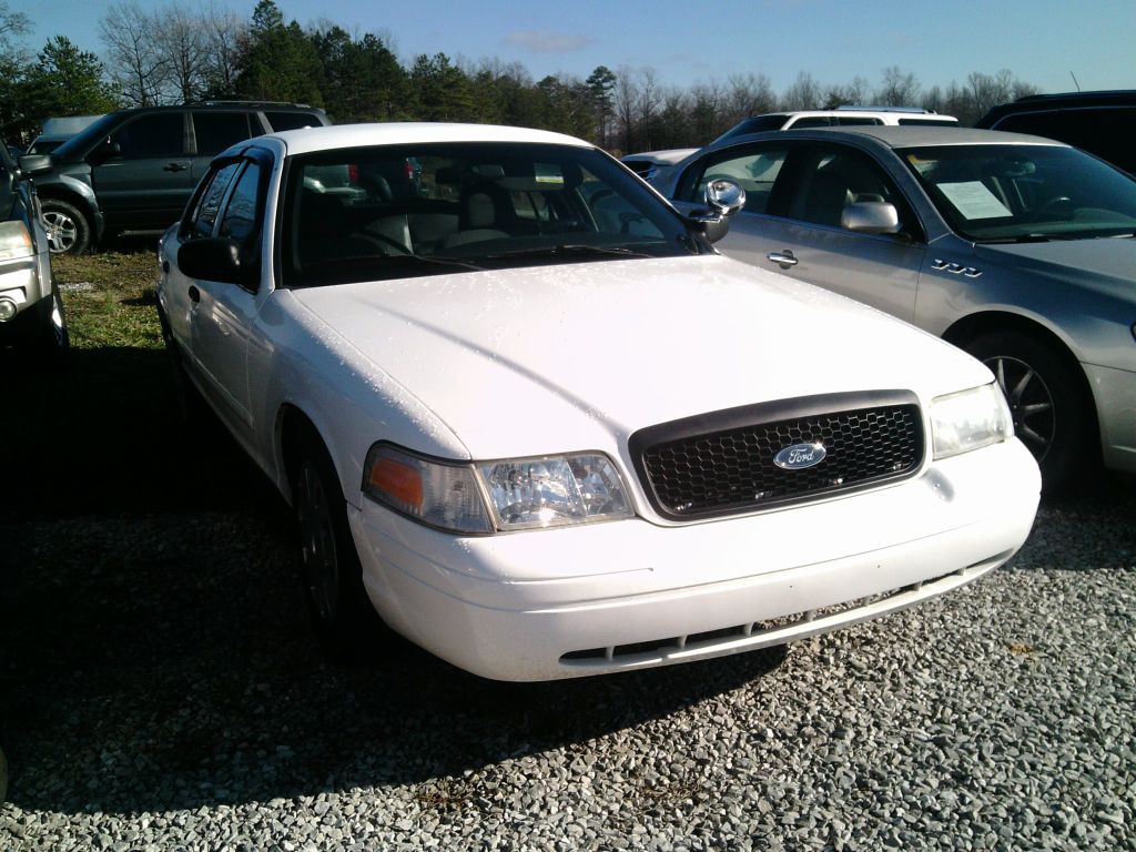 2007 Ford Crown Victoria Image 2