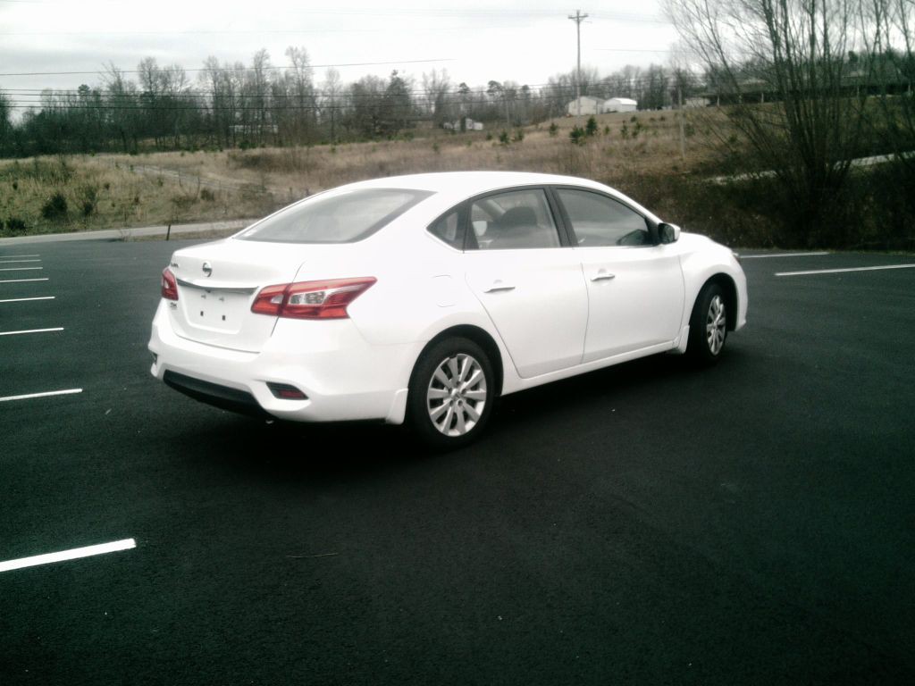 2016 Nissan Sentra Image 4