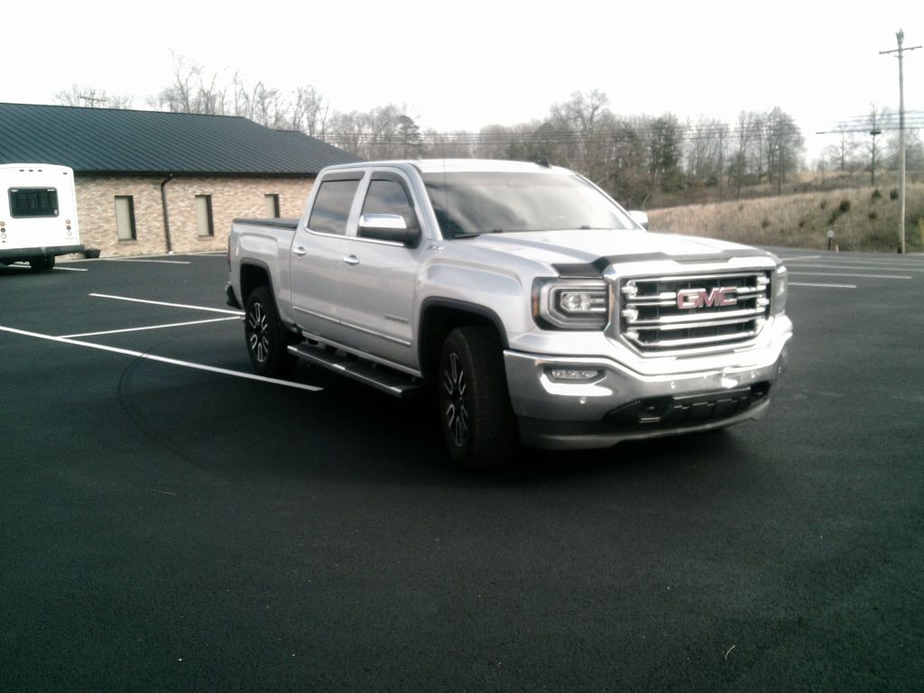 2018 GMC Sierra Image 2