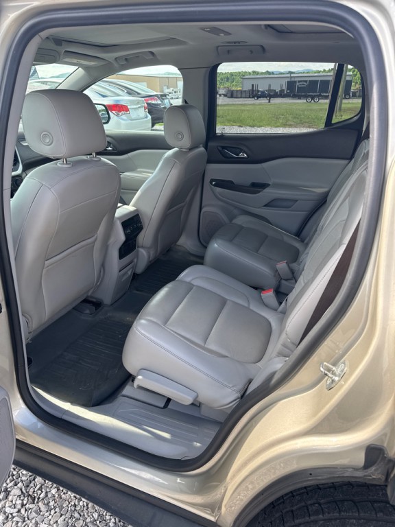 2017 GMC Acadia Image 8