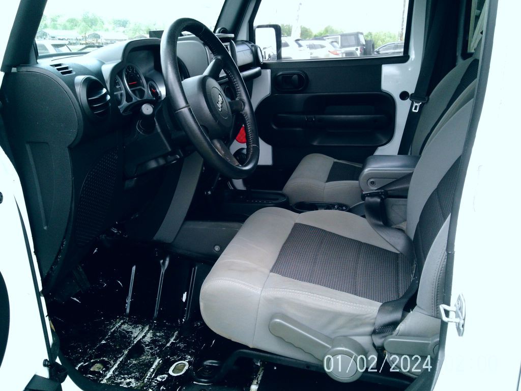 2010 Jeep Wrangler Unlimited Image 4