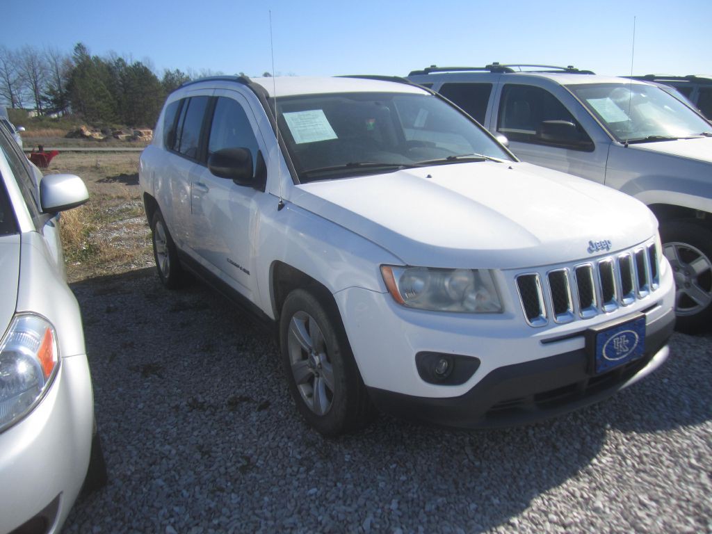 2011 Jeep Compass Image 2