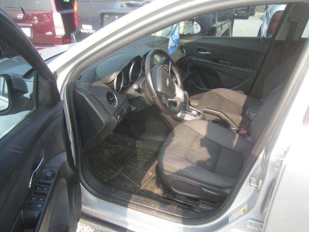2013 Chevrolet Cruze Image 5