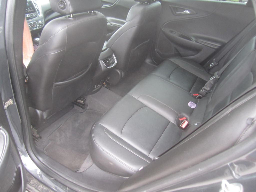 2016 Chevrolet Malibu Image 7