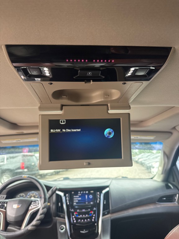 2015 Cadillac Escalade Image 10
