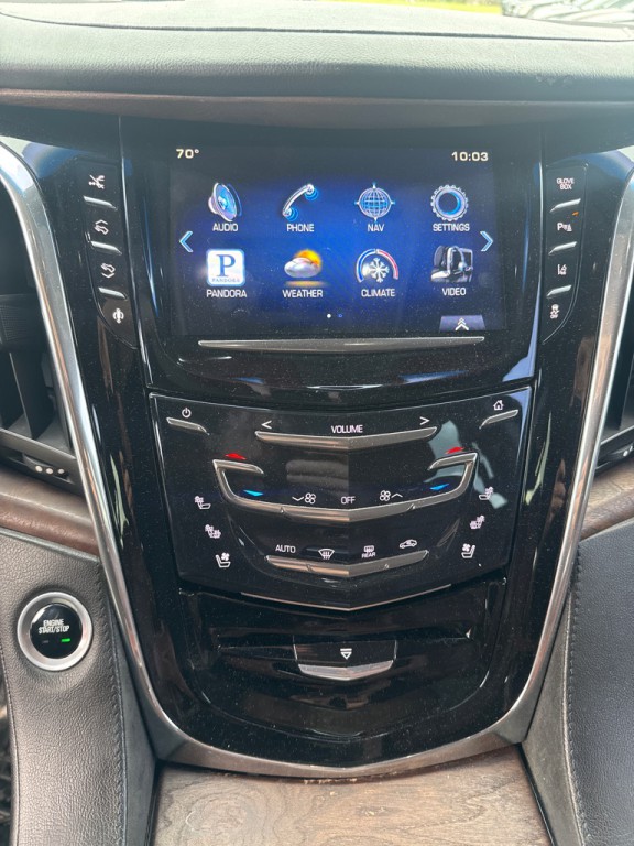 2015 Cadillac Escalade Image 13