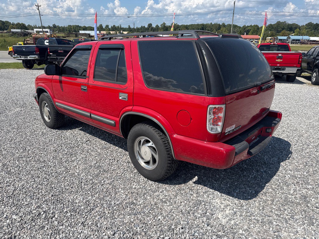 2001 Chevrolet Blazer Image 3