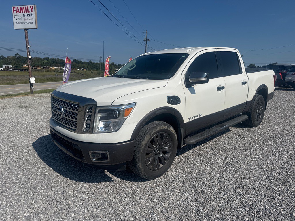 2017 Nissan Titan Image 2
