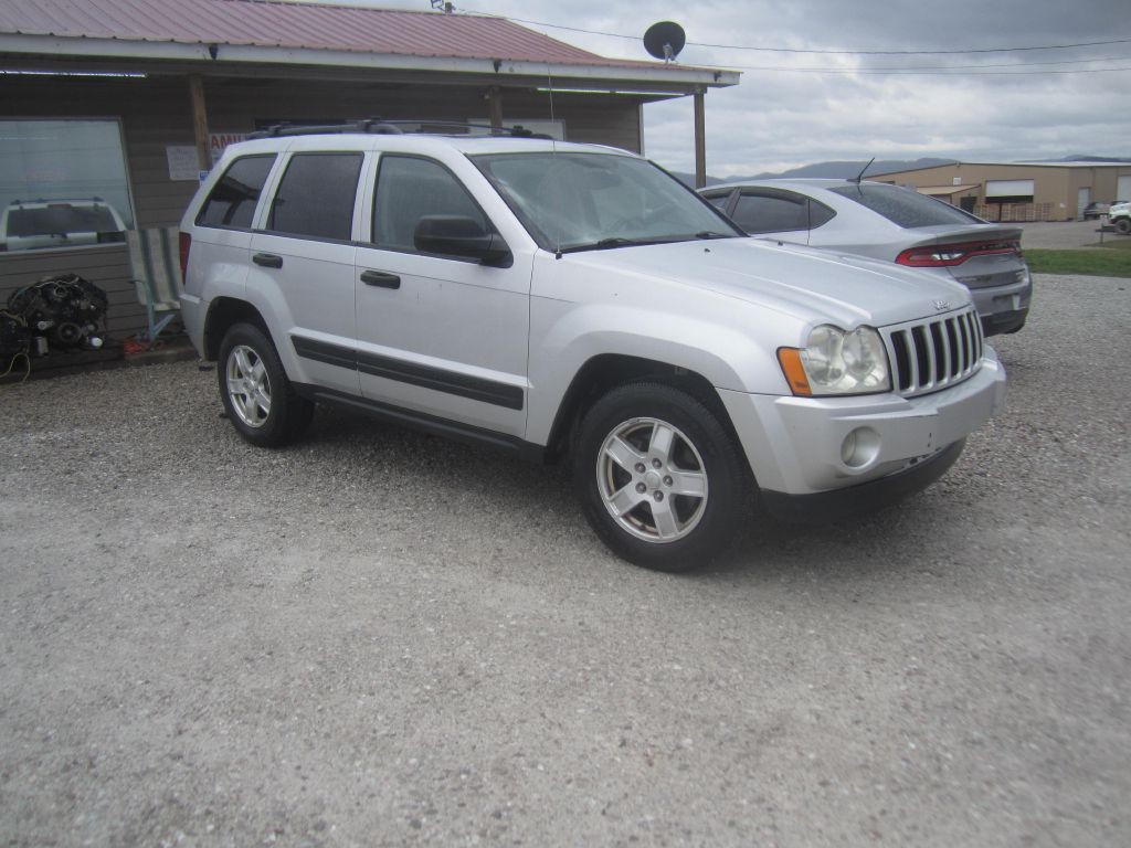 2005 Jeep Grand Cherokee Image 2
