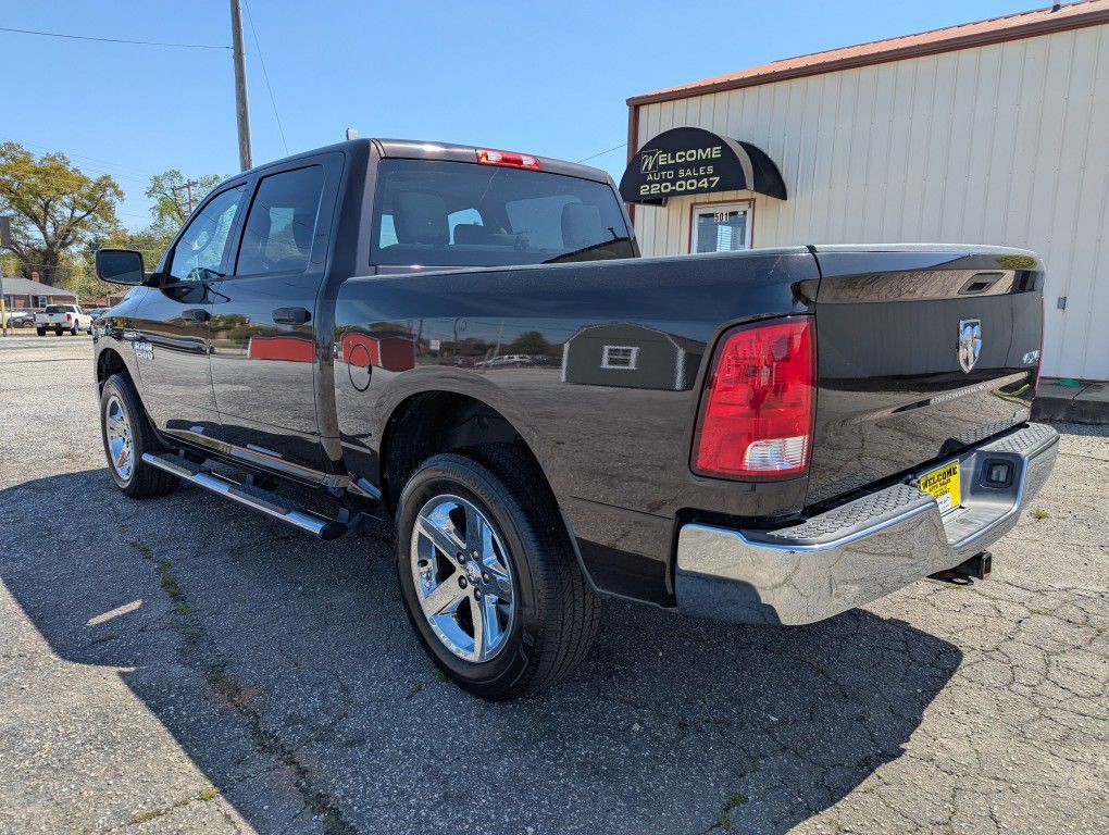 2017 RAM 1500 Image 3