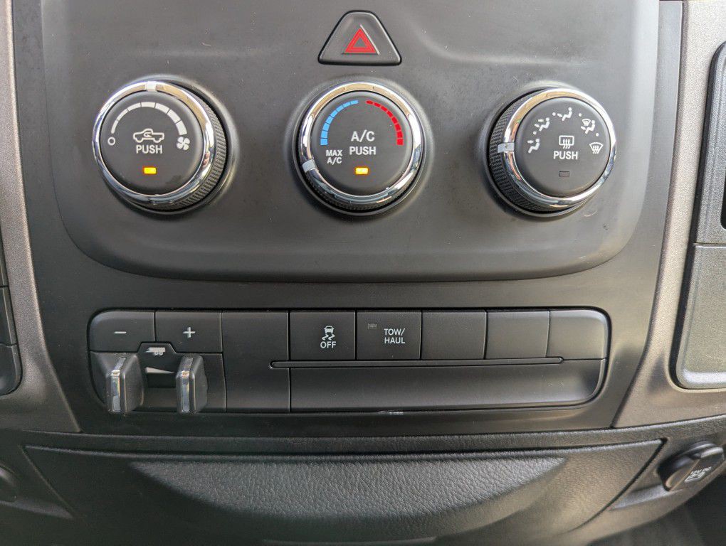 2017 RAM 1500 Image 17