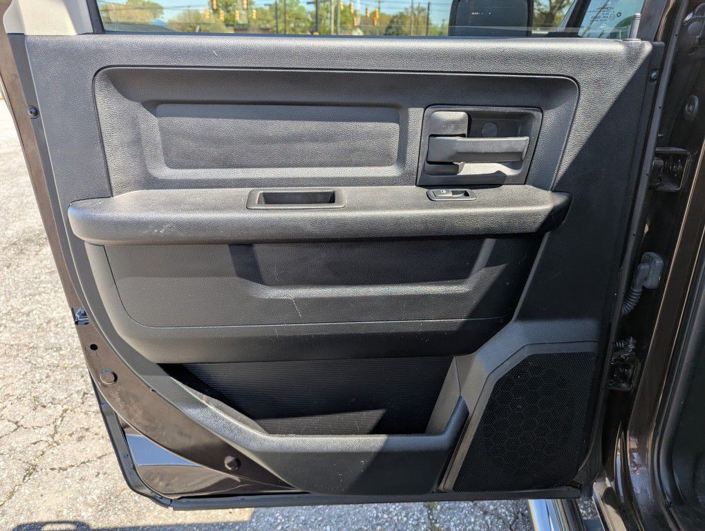 2017 RAM 1500 Image 19