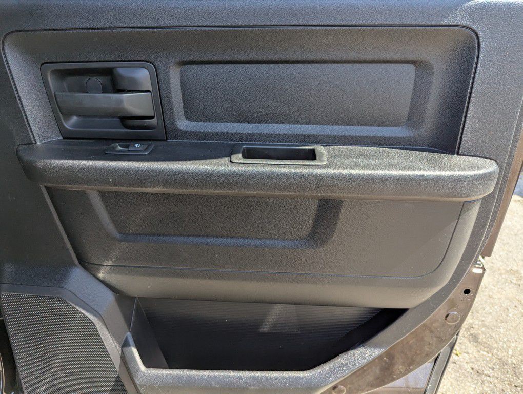 2017 RAM 1500 Image 24