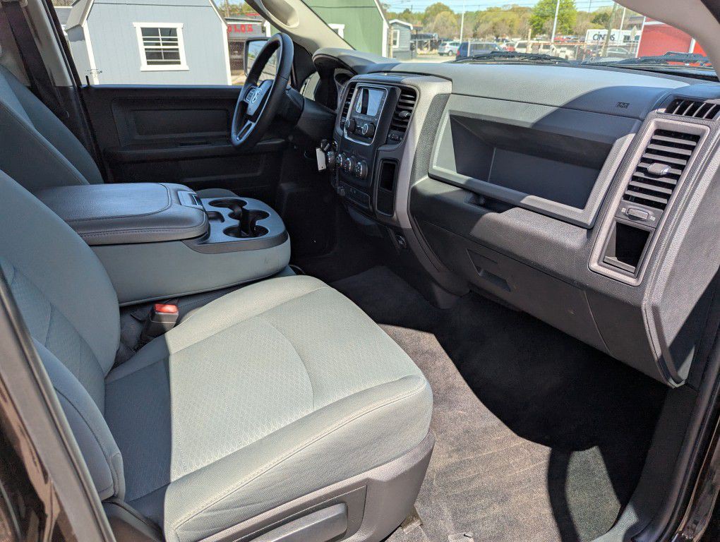2017 RAM 1500 Image 26
