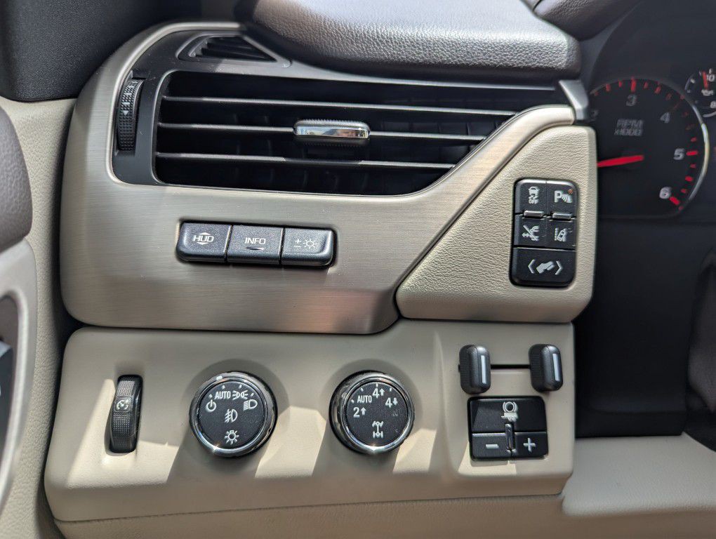2015 GMC Yukon Image 8