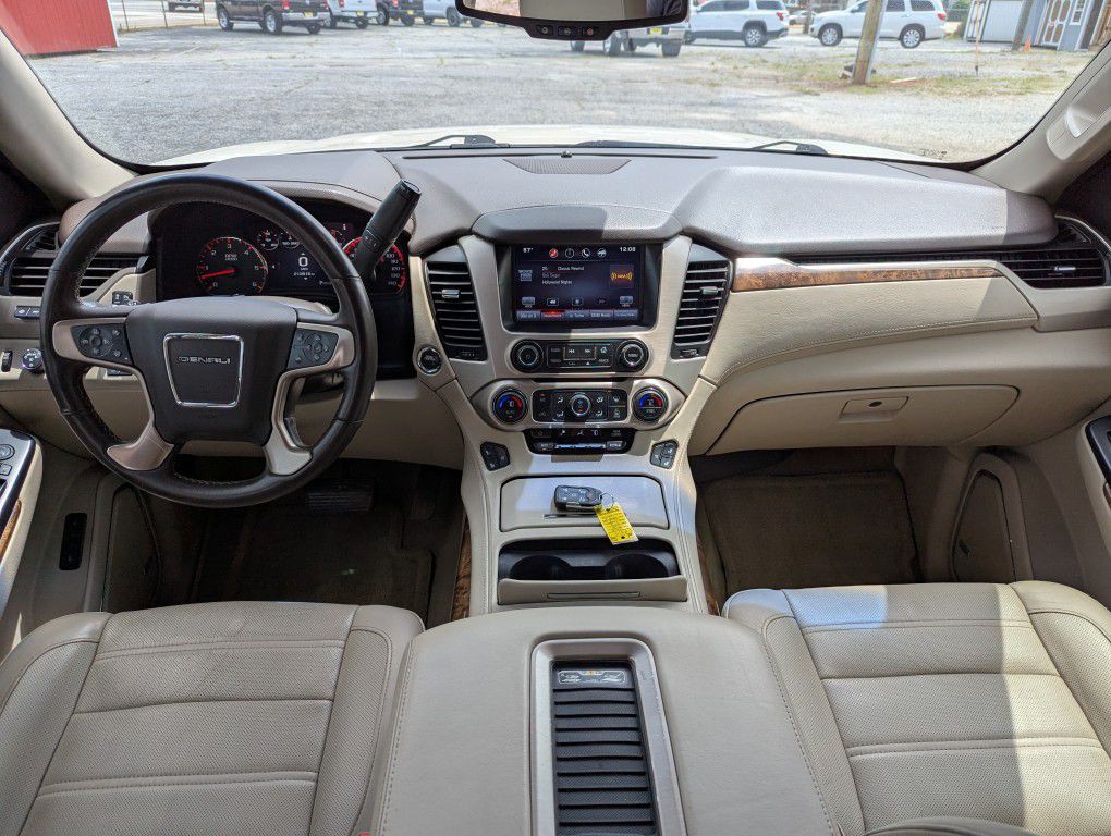 2015 GMC Yukon Image 20