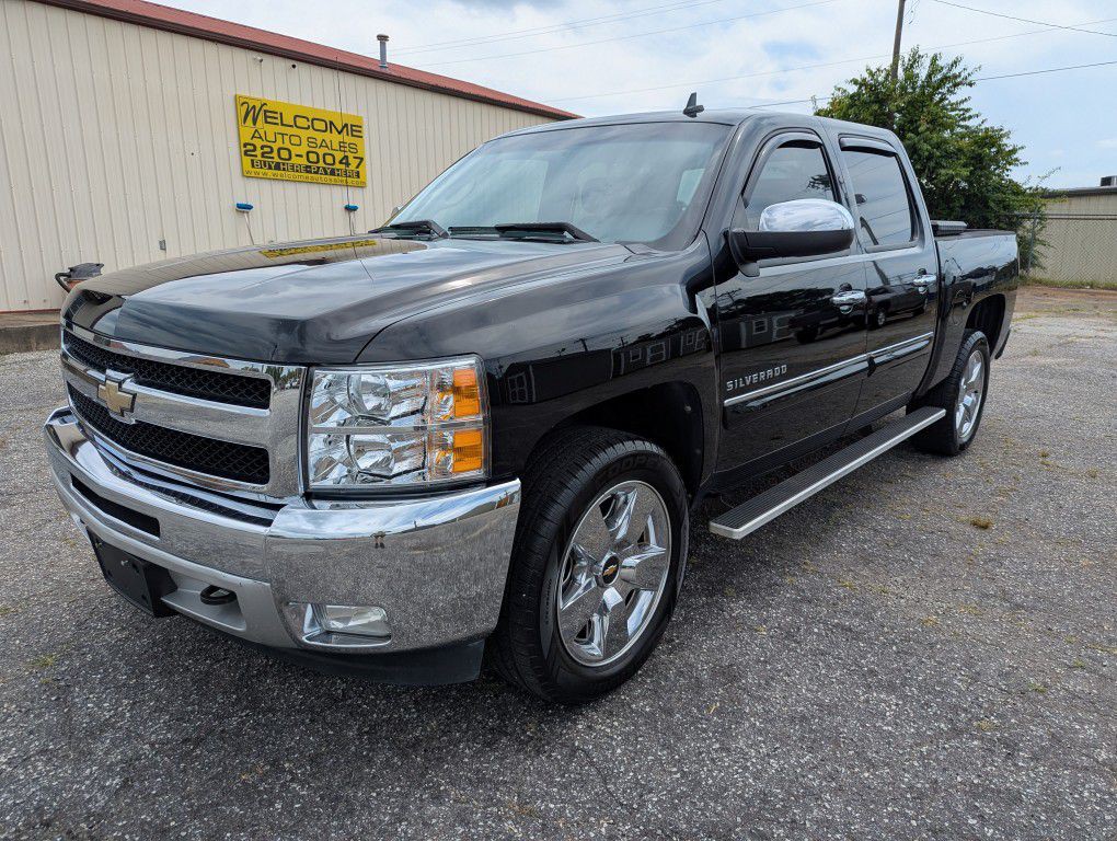 2011 Chevrolet Silverado 1500 Image 2