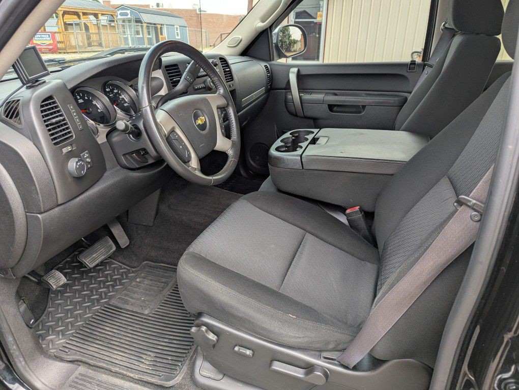 2011 Chevrolet Silverado 1500 Image 8