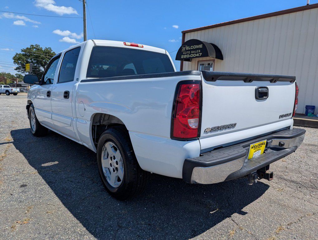 2005 Chevrolet Silverado 1500 Image 3