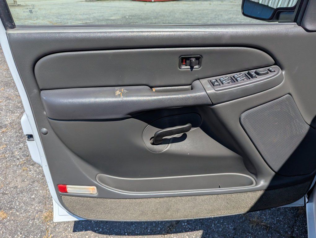 2005 Chevrolet Silverado 1500 Image 9