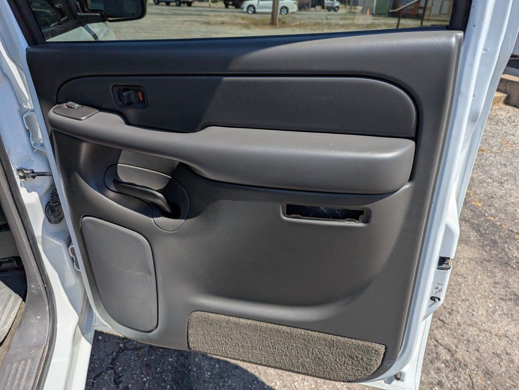 2005 Chevrolet Silverado 1500 Image 24