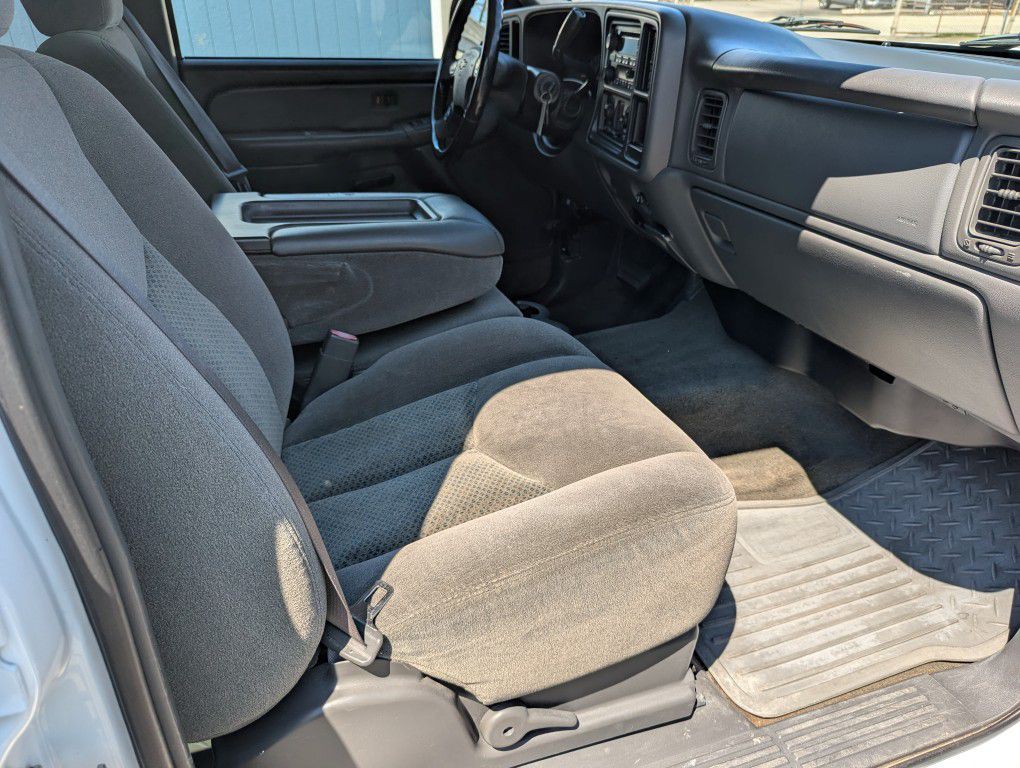 2005 Chevrolet Silverado 1500 Image 25