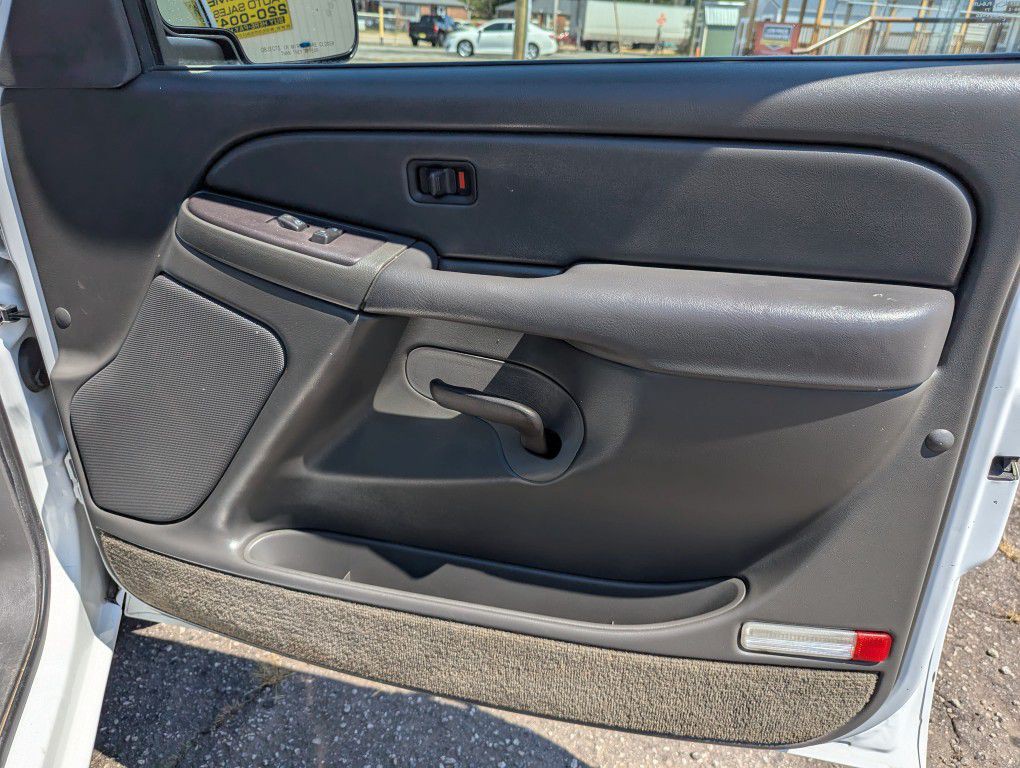 2005 Chevrolet Silverado 1500 Image 26