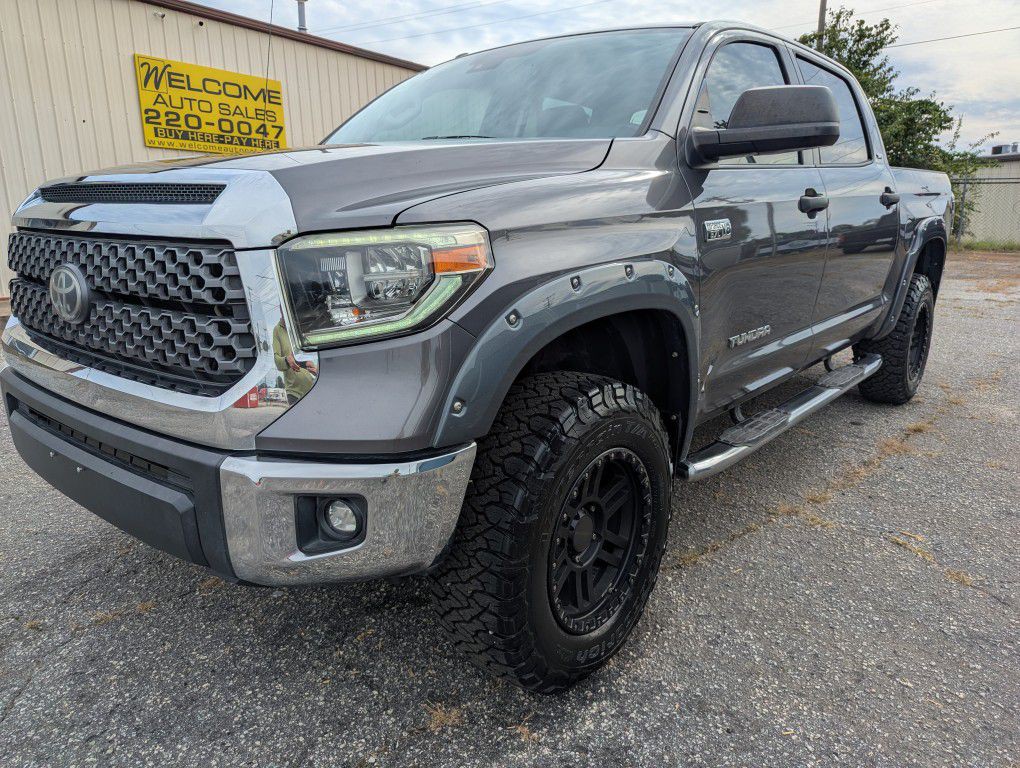2018 Toyota Tundra Image 2